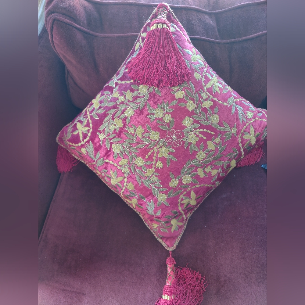 Accent pillow